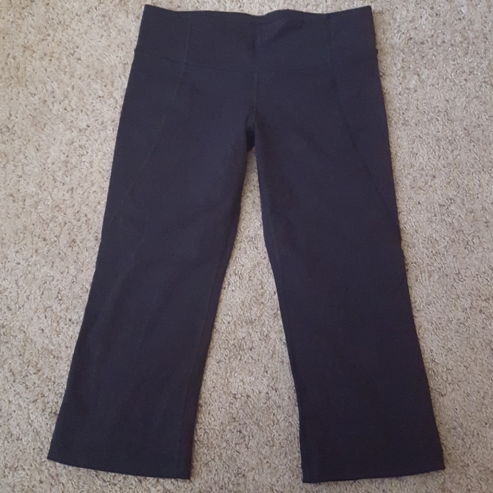 Lululemon gather and grow crop
